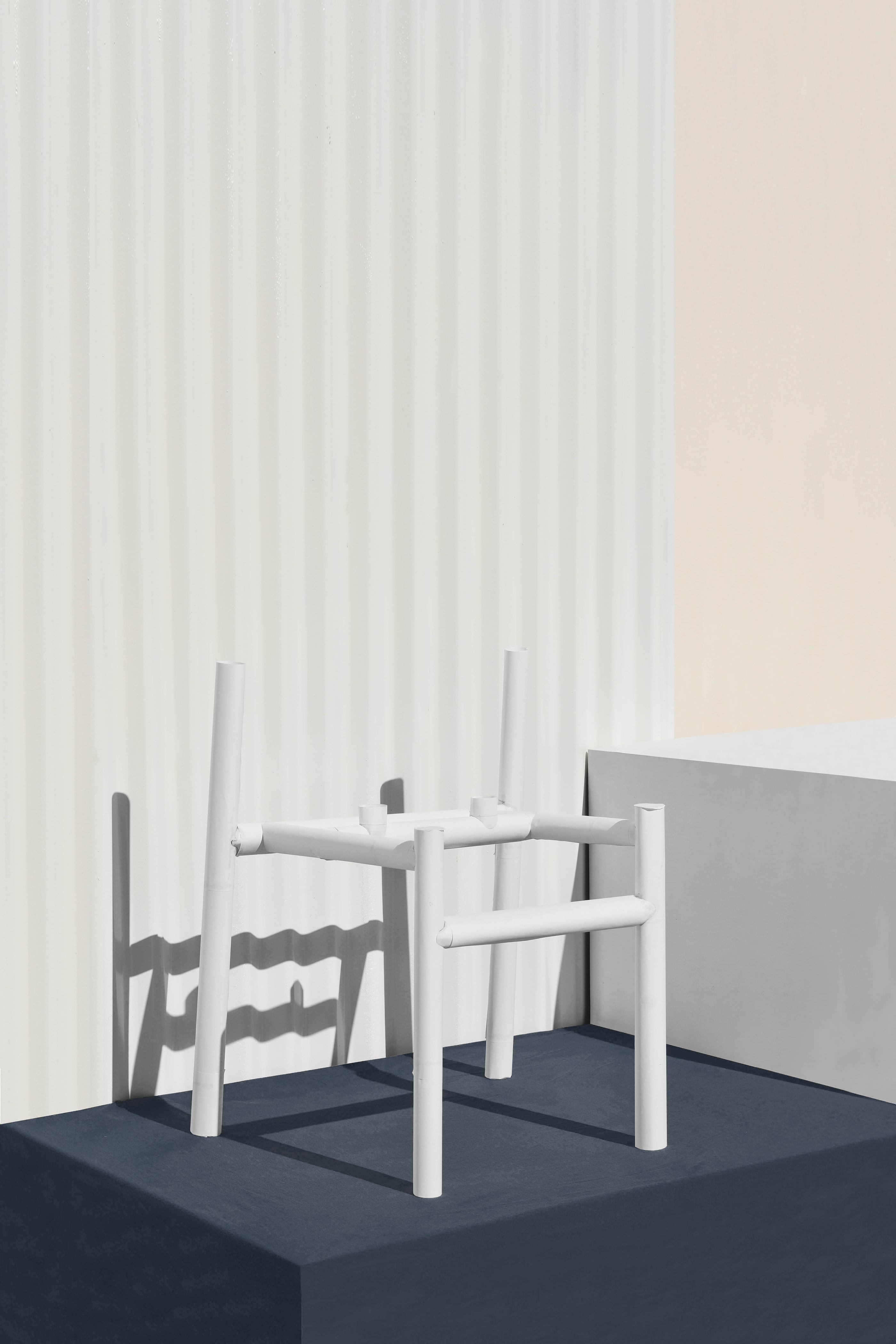 wooden ，chair，Suspicions，