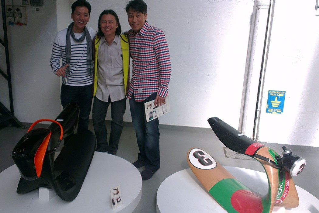 modern，comfortable，wooden ，rocking horse，