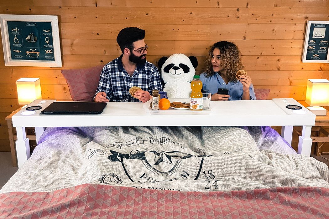 Table，On the bed，Foldable，Power supply socket，usb，