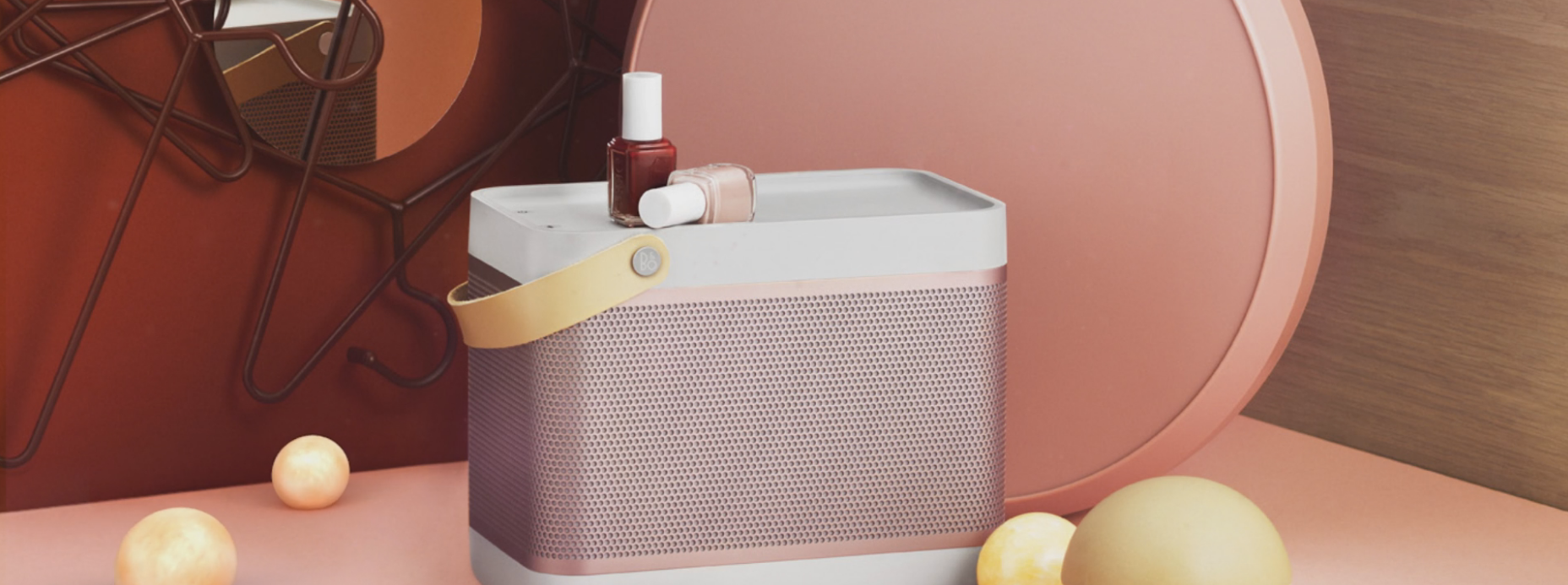 sound，loudspeaker box，Bluetooth，Omnidirectional stereo music，fashion，Leatherwear，beoplay，