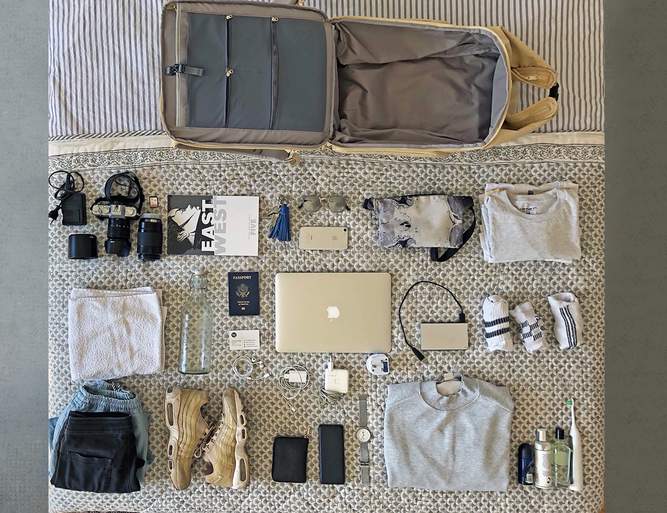 WAKS ONE，knapsack，Recyclable materials，modularization，