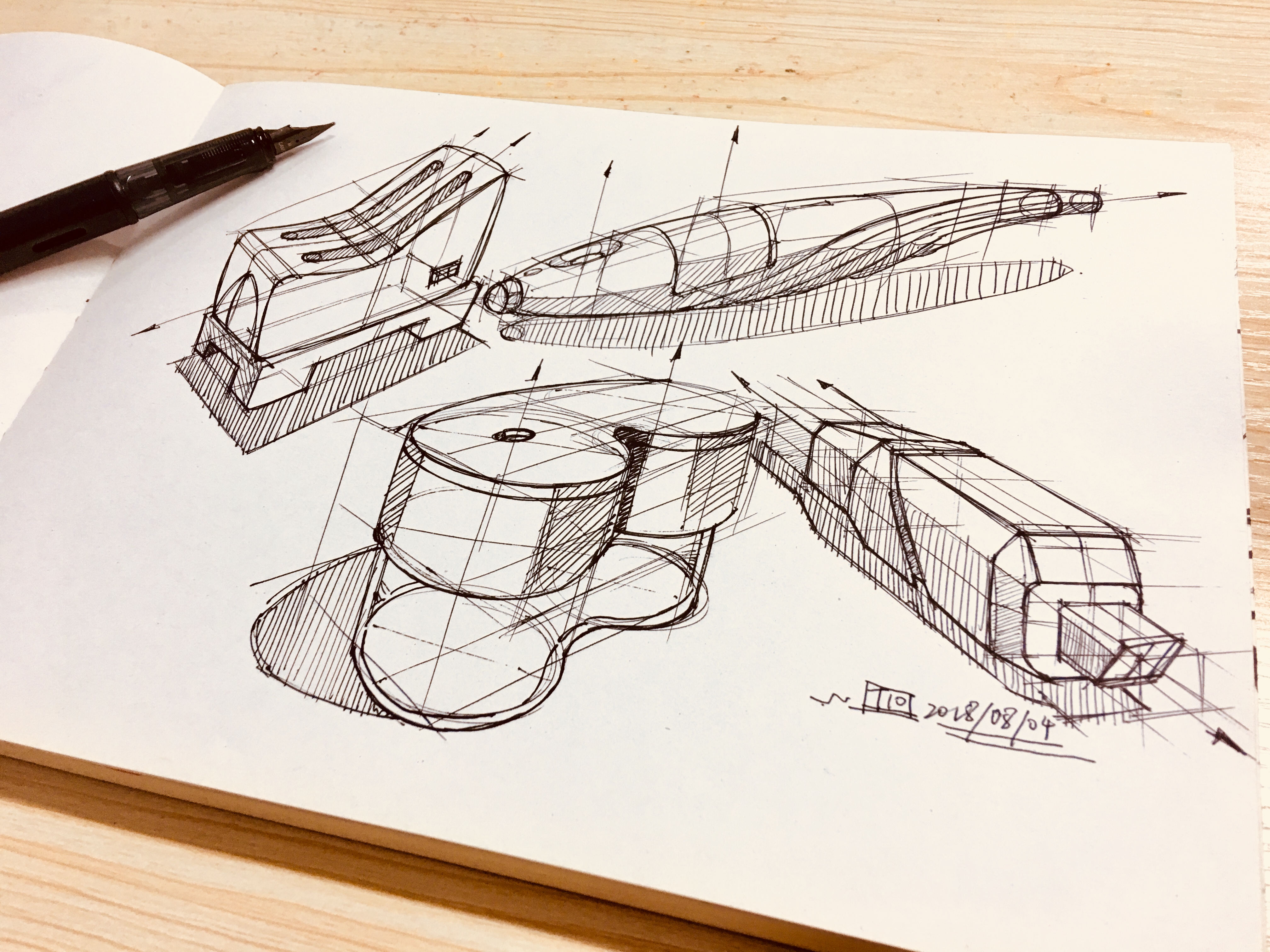 Designer's hand-painted book，Hand drawn industrial design，Hand drawn product design，Teng Yilin，