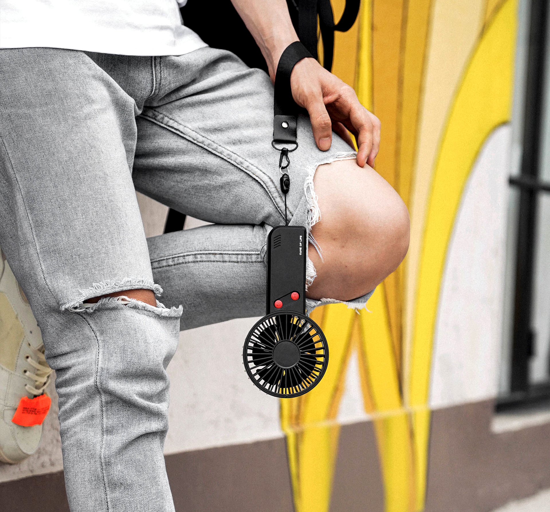 Handheld fan，game，bcase，summer，Fan，Cool tide，street，