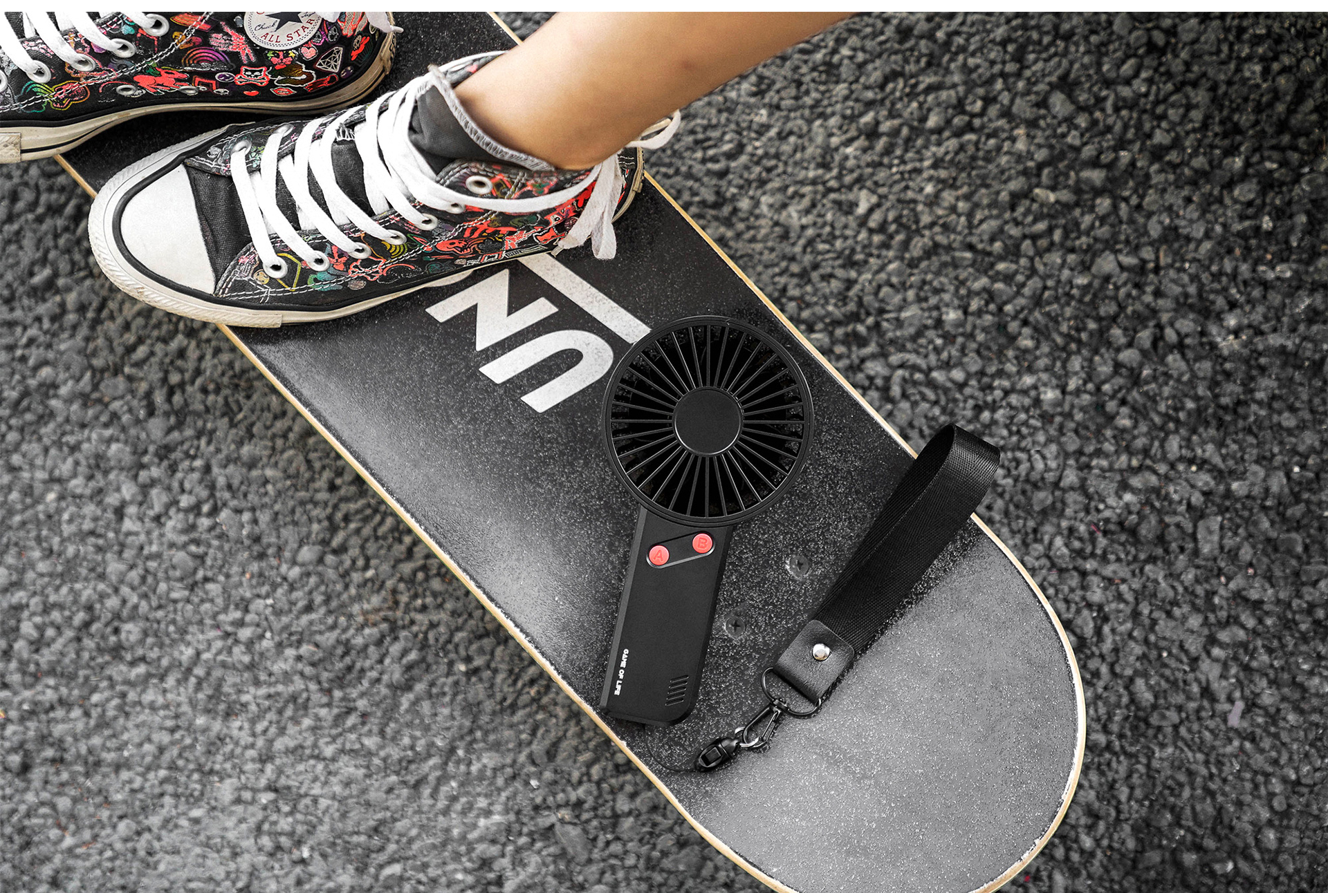 Handheld fan，game，bcase，summer，Fan，Cool tide，street，