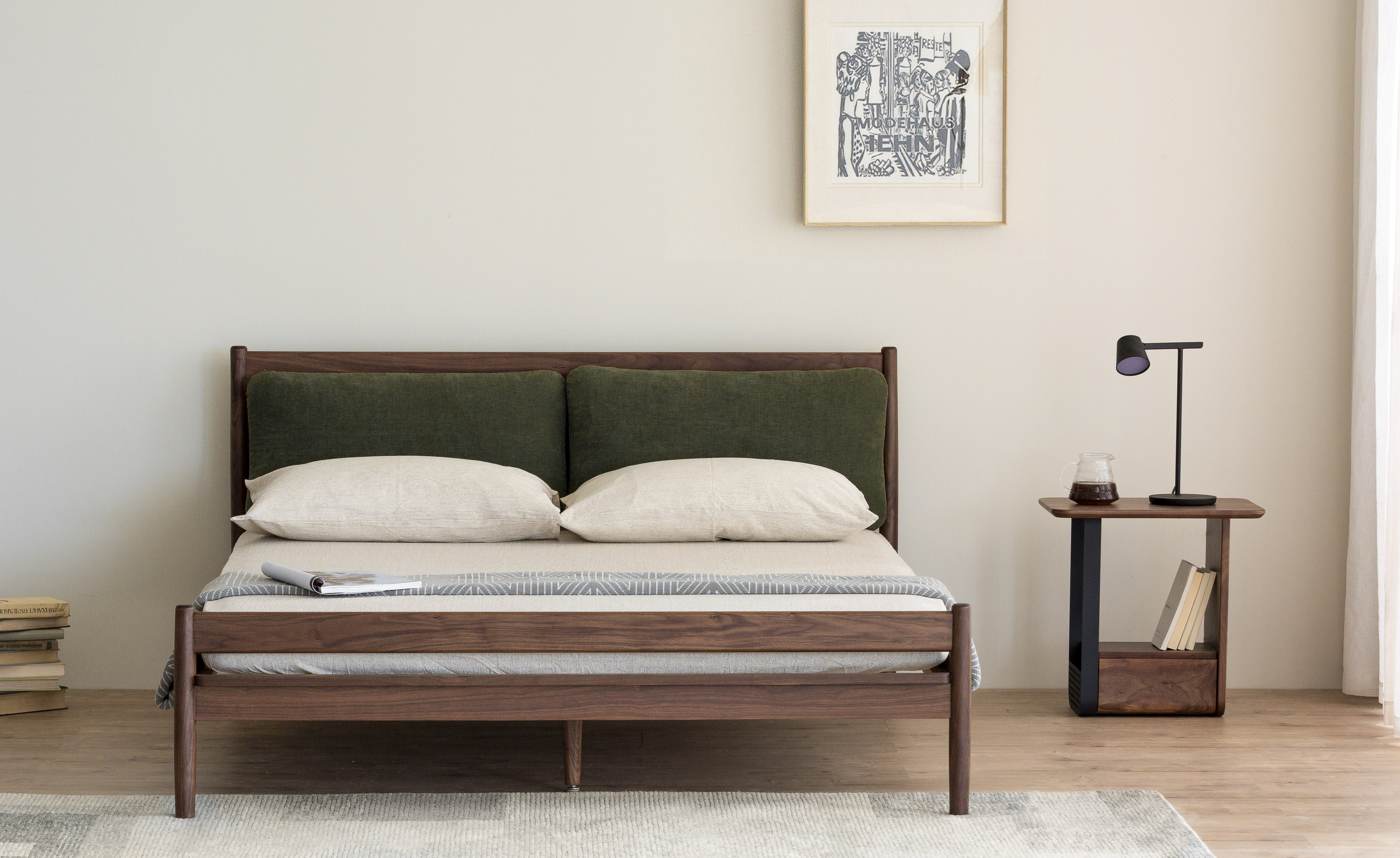 Independent designer Ren Mengying，