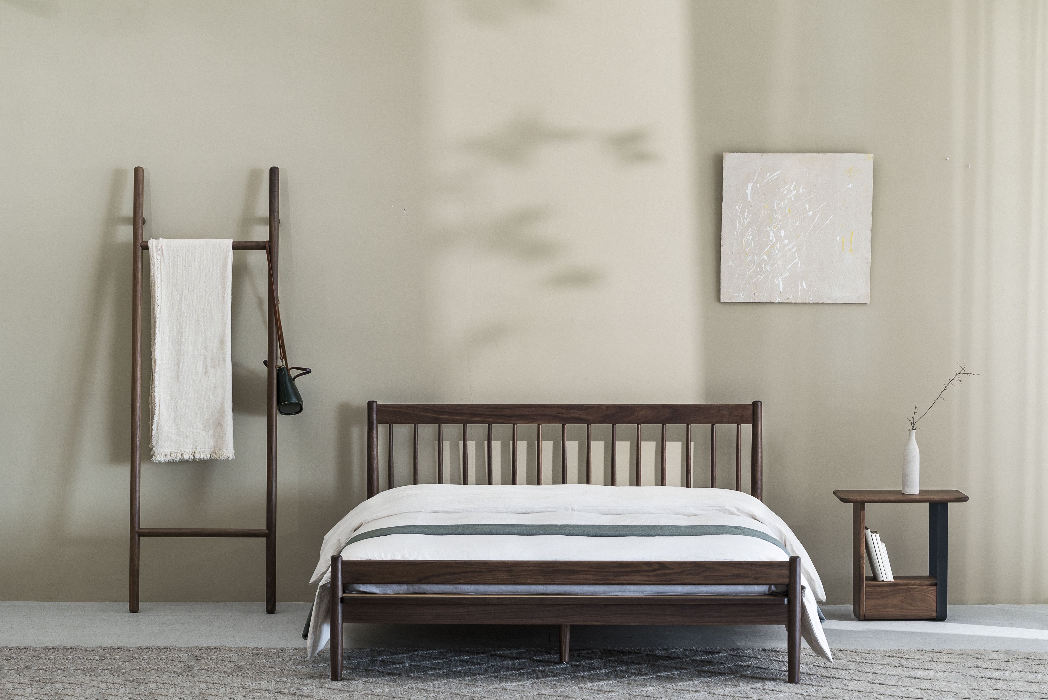 Independent designer Ren Mengying，