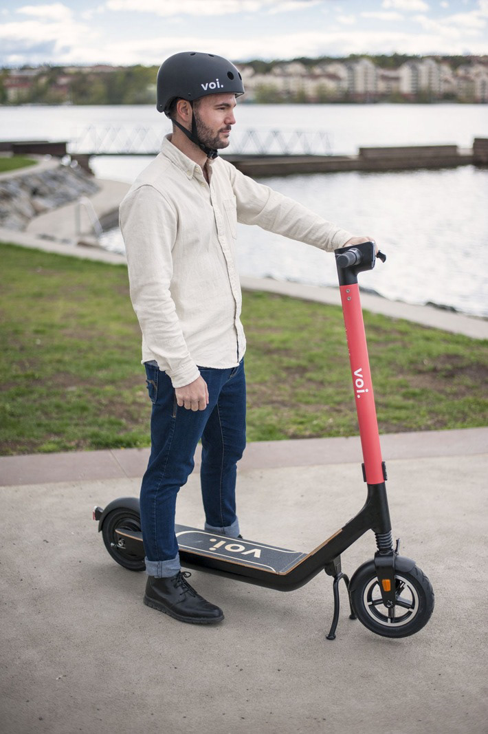 Electric scooter，Ecological environmental protection，Internet of things，Hand drawing + modeling，