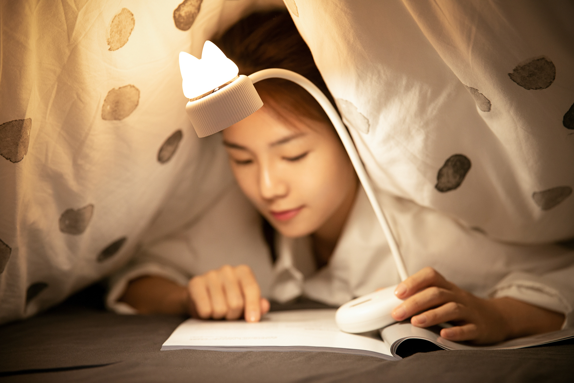 Cosmetic mirror，girl student，Desk lamp，Ins，