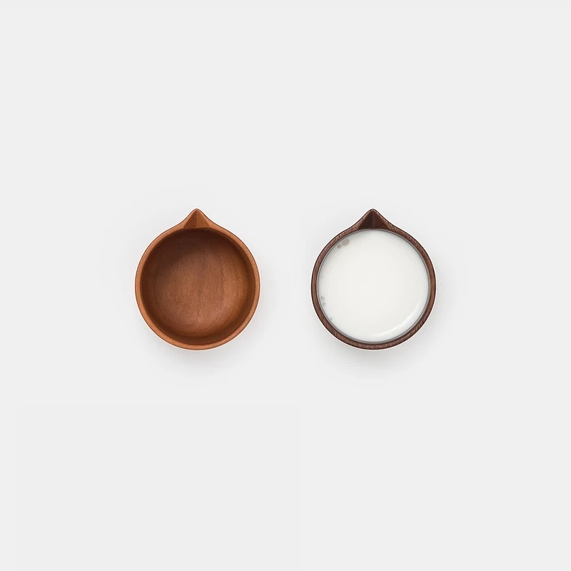 Measuring cup，glass，Kitchenware，woodiness，
