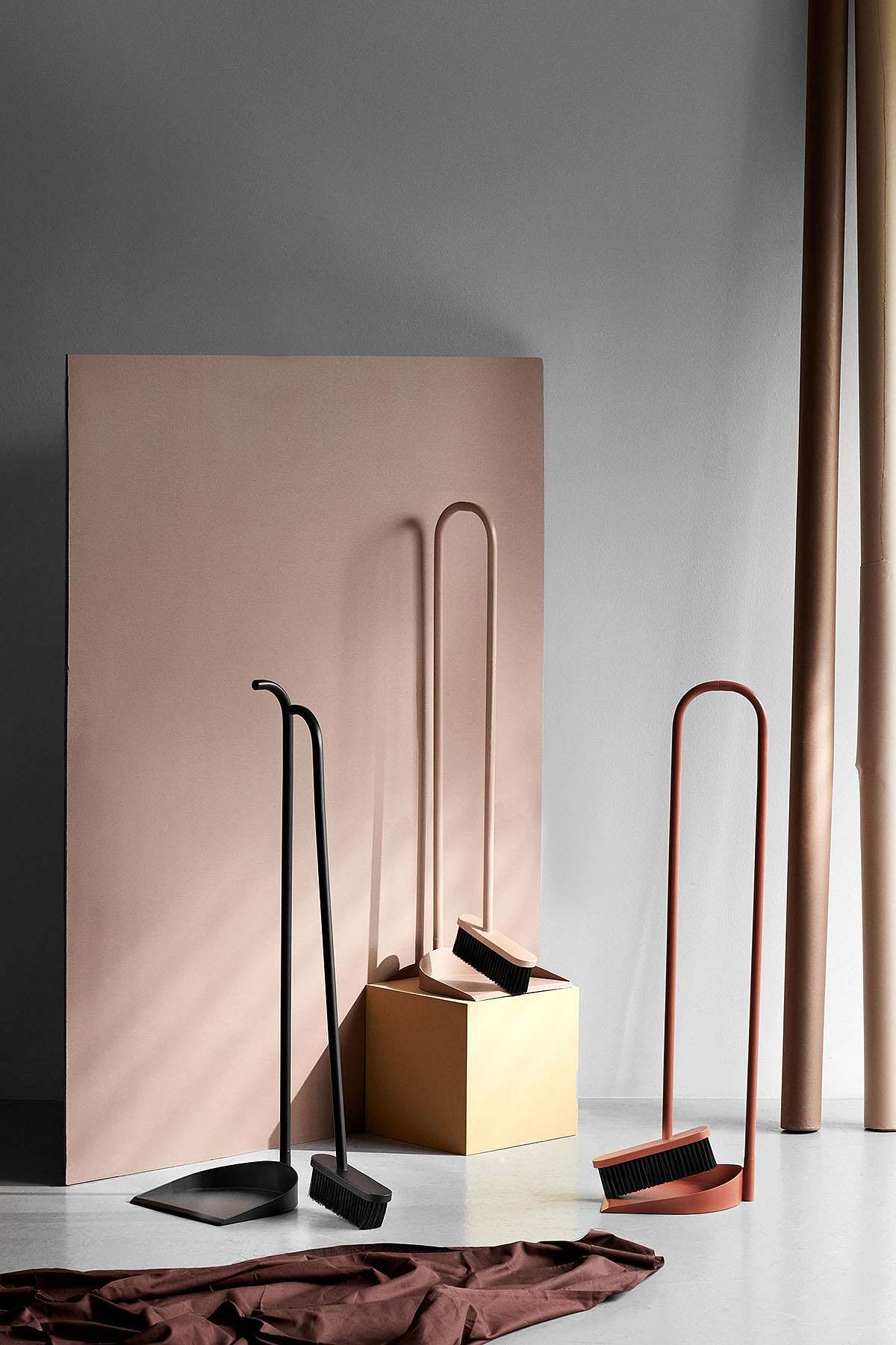 industrial design，furniture，Broom，Dustpan，