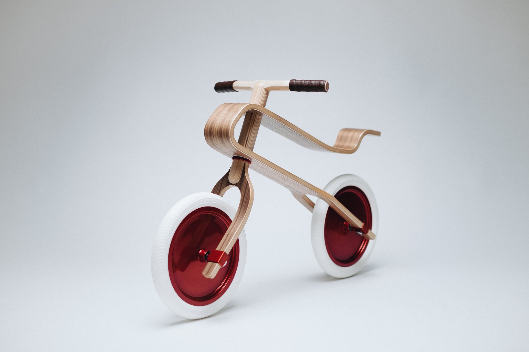 Brum Brum，Balance car，wooden ，