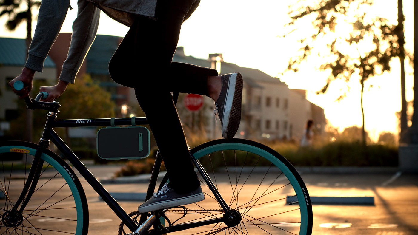 outdoors，speaker，sound，