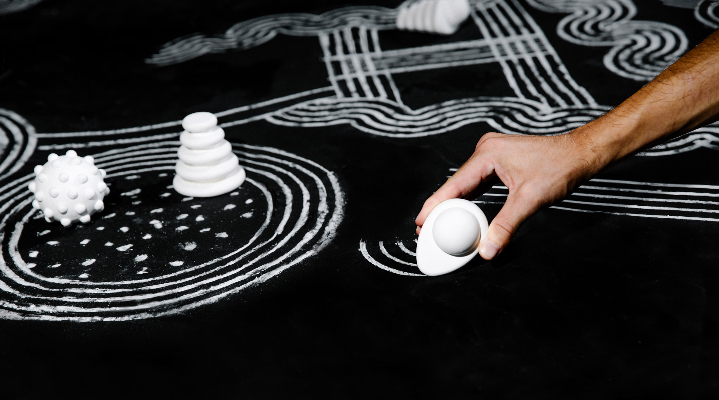 Toys，chalk，white，