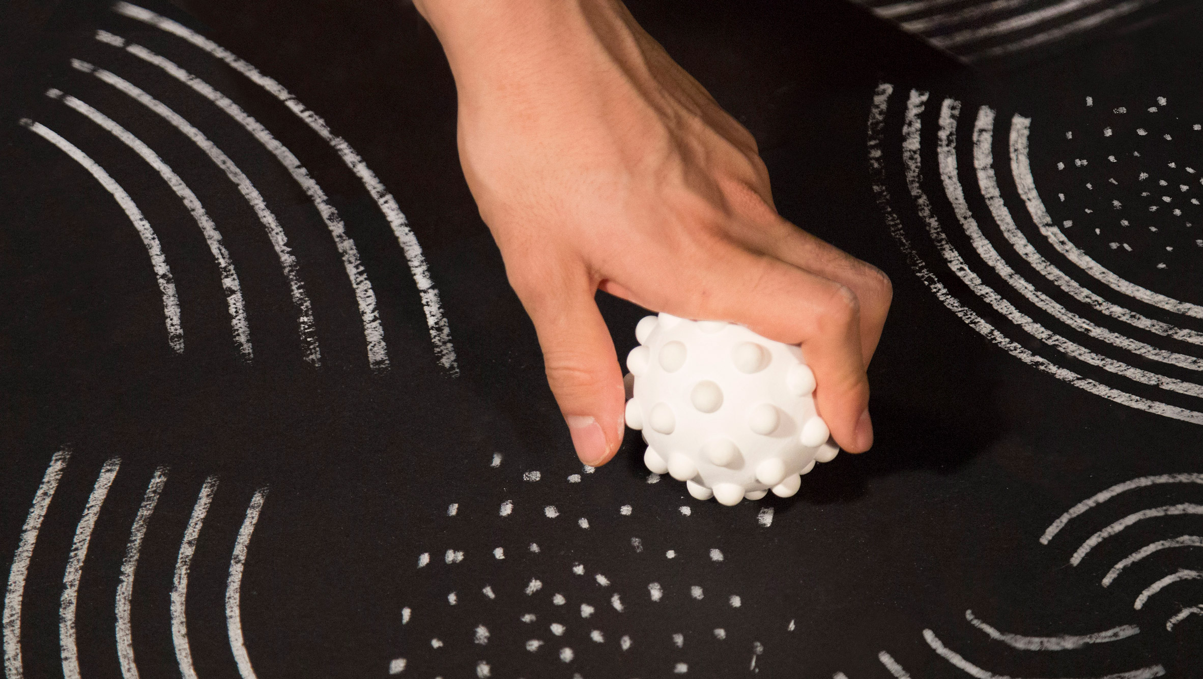 Toys，chalk，white，