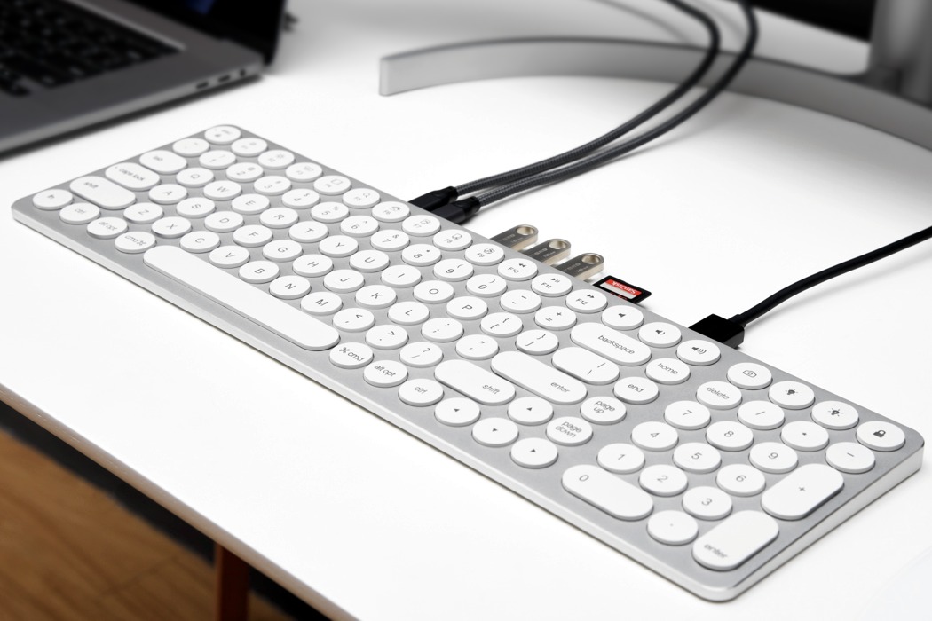 Round key，Durable，TF / SD card slot，External keyboard，