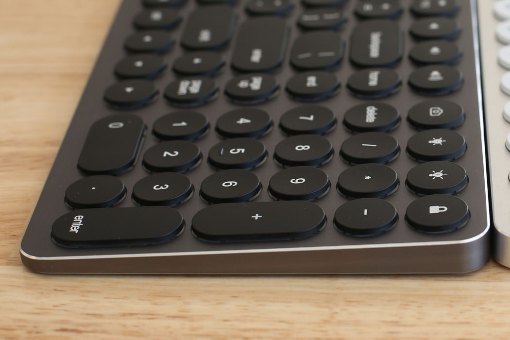 Round key，Durable，TF / SD card slot，External keyboard，