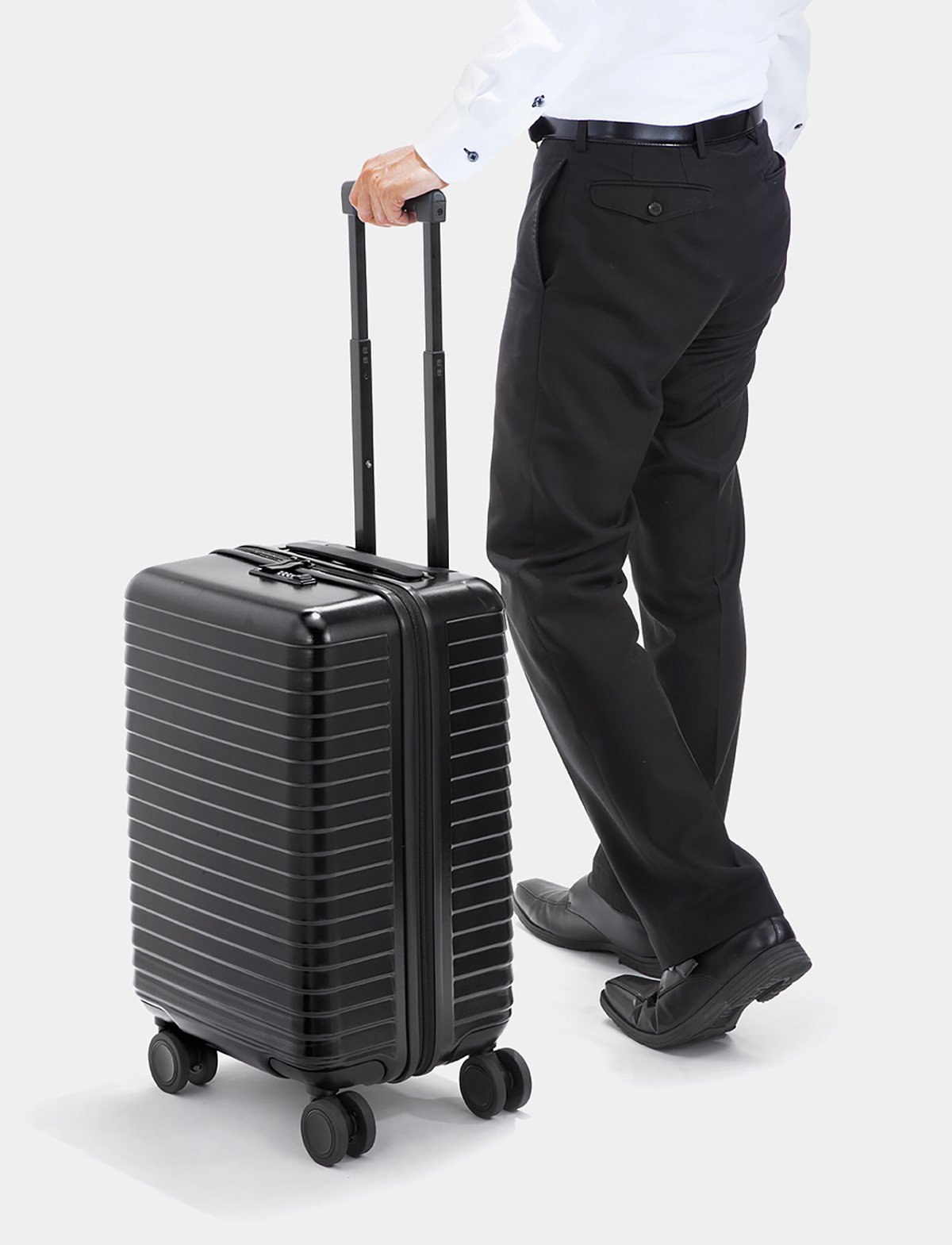 suitcase，travel，CAINZ，