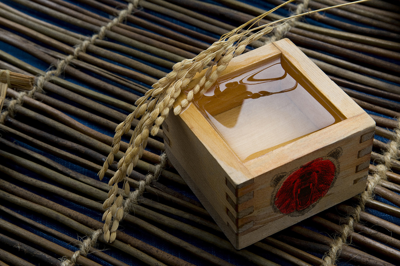 Glass，packing design，Xiong Qing wine，