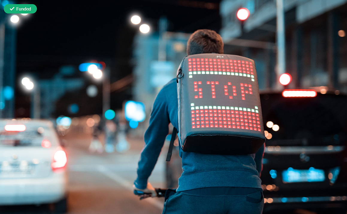 led，knapsack，Out of the street，