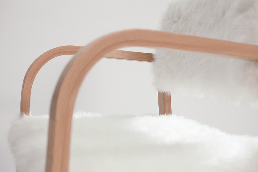 Stevo，chair，rabbit，