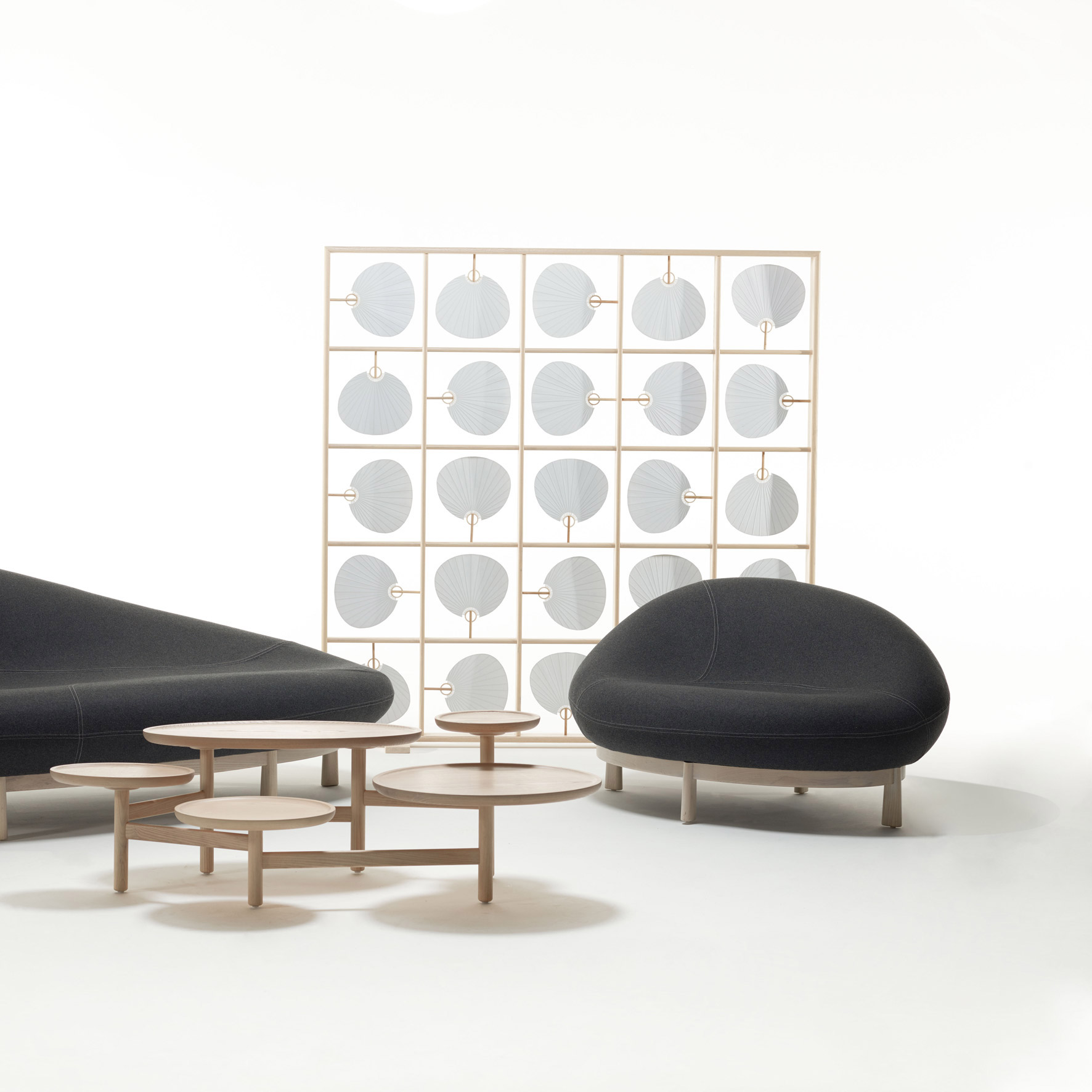 Culture，chair，Table，wooden ，a chandelier，