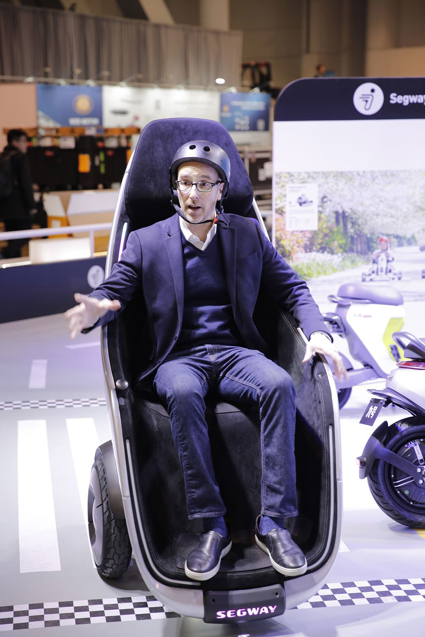 vehicle，Auto balance，Center of gravity control，intelligence，interactive，