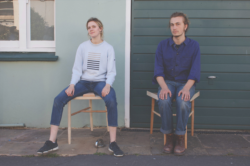 dresser，life jacket，Lactation apparatus，a leather bag，