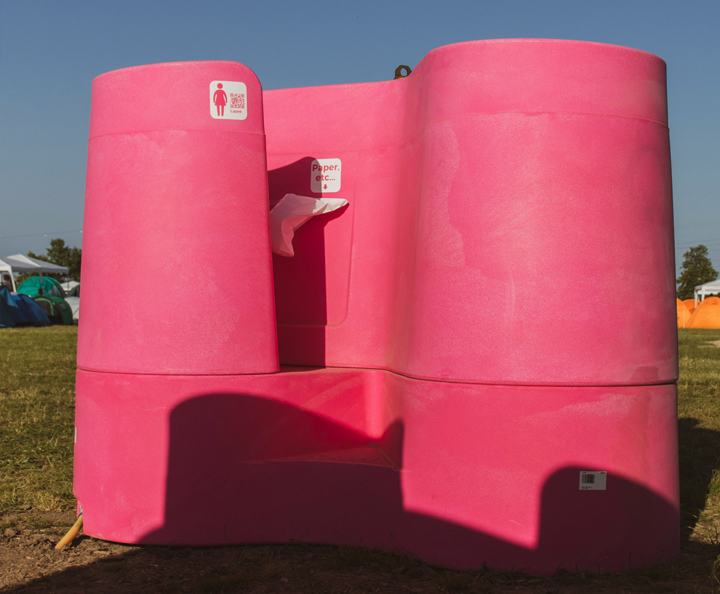 dresser，life jacket，Lactation apparatus，a leather bag，