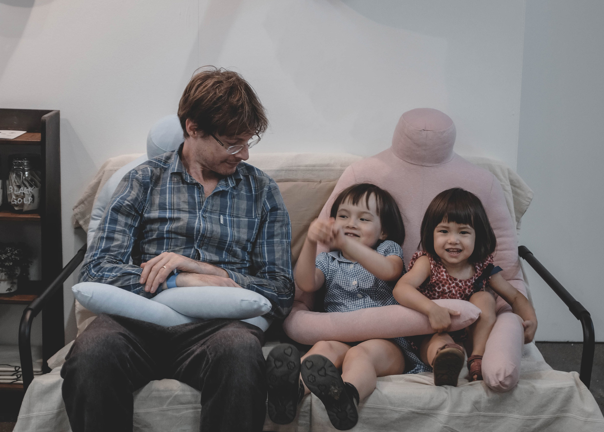 Cushion，Ergonomics，comfortable，unique，