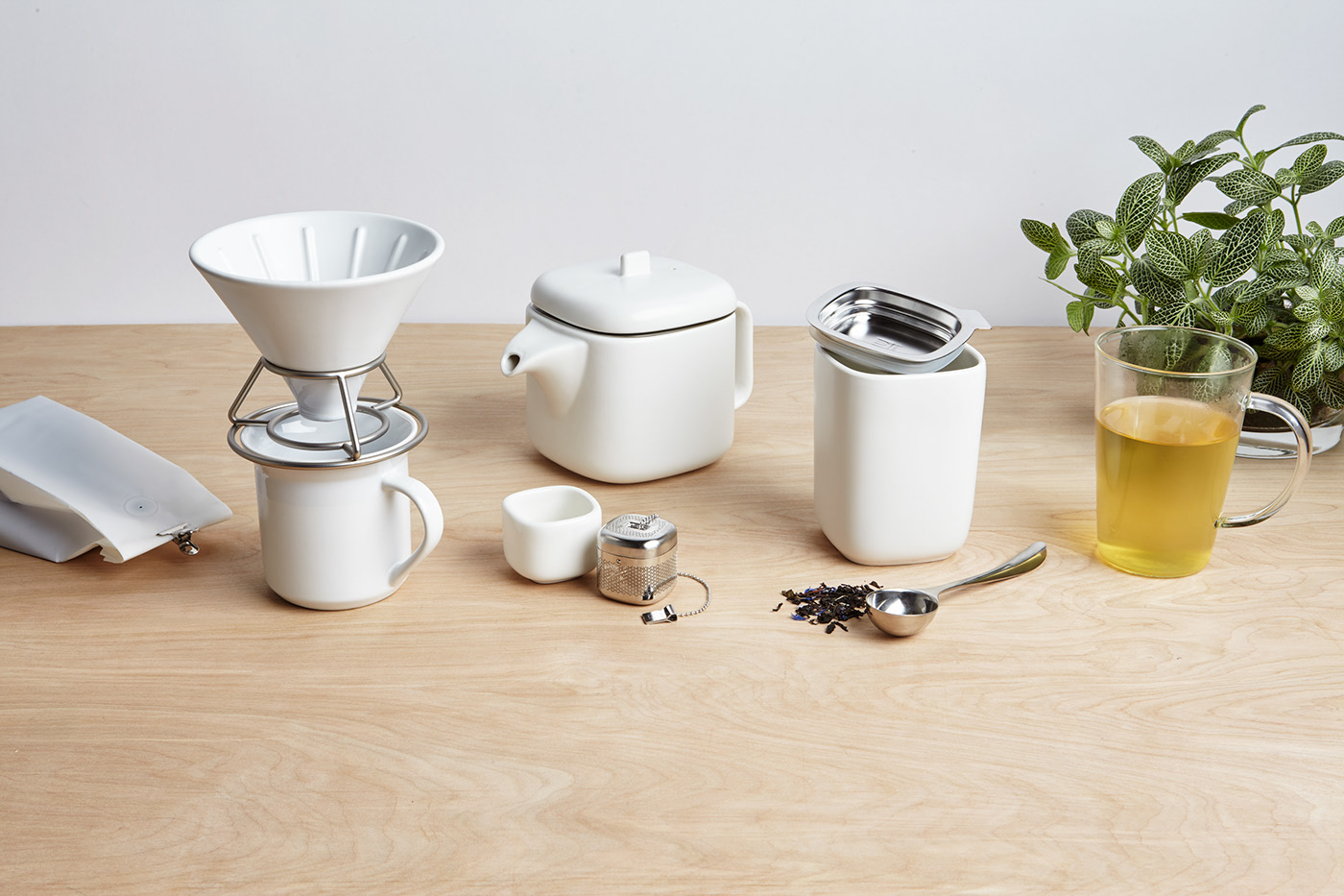 tea set，Metal，Ceramic dish，Frosting，white，