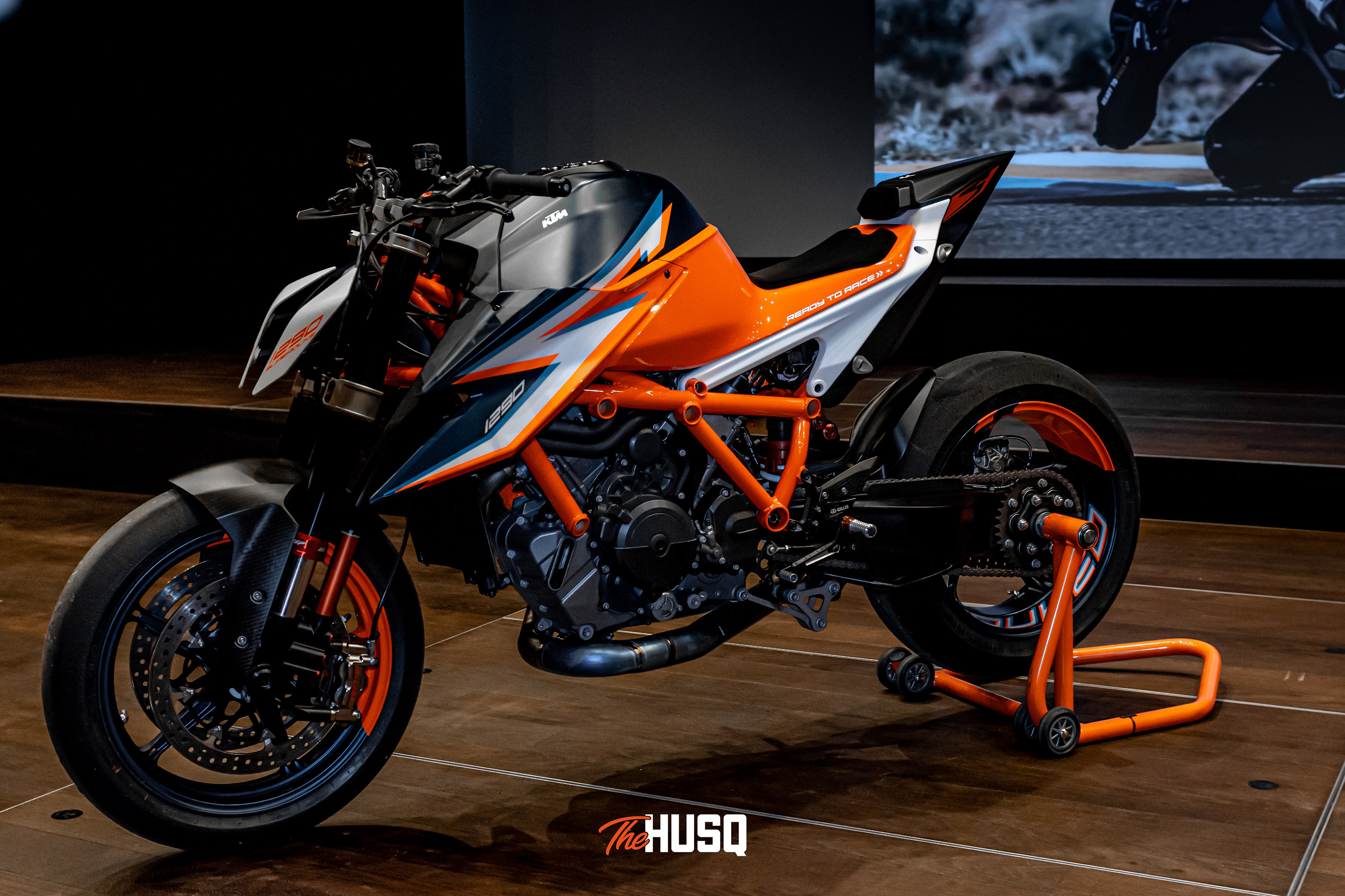 speed，power，industrial design，vehicle，