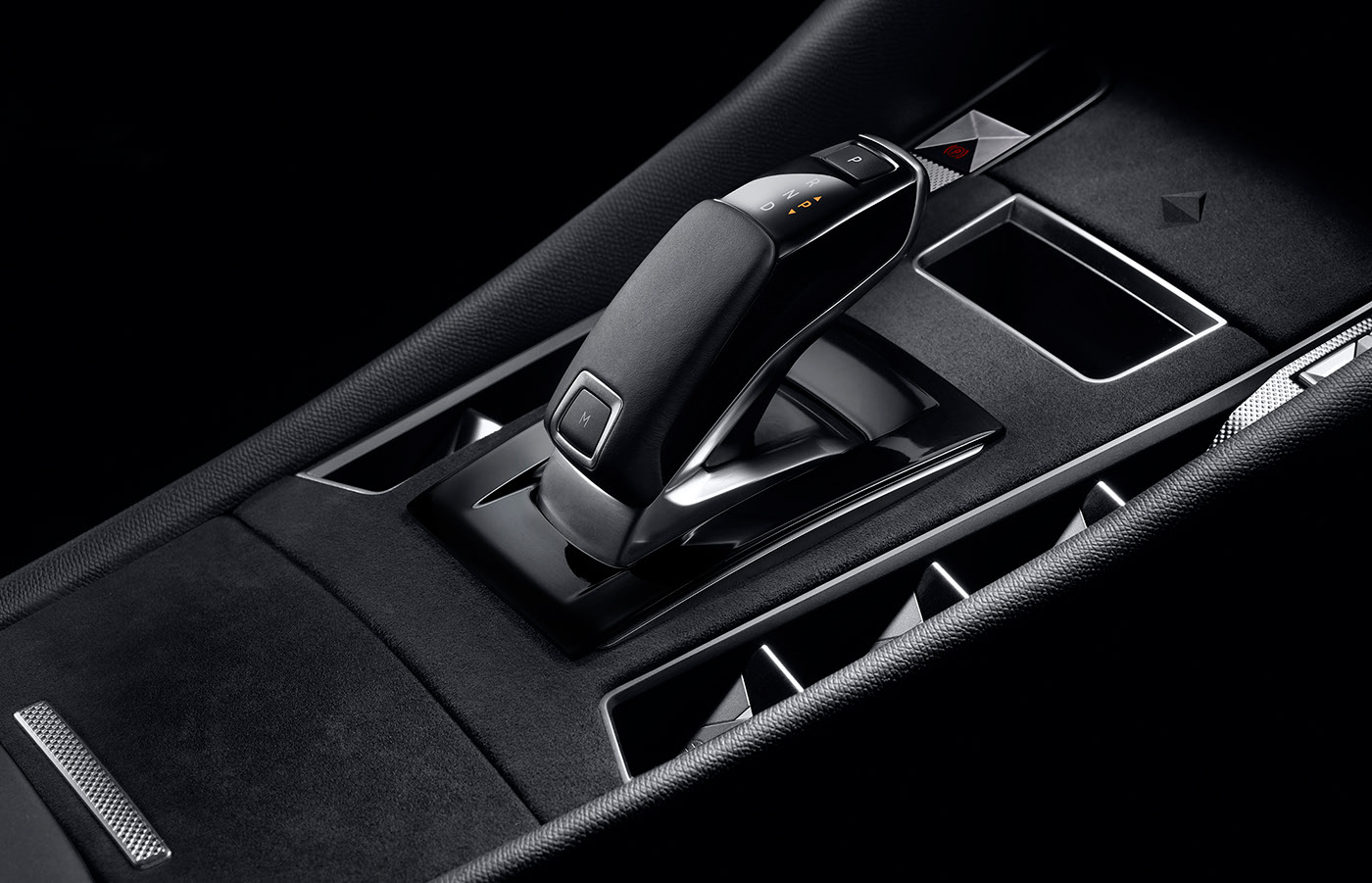 Car，Created in France，DS9，