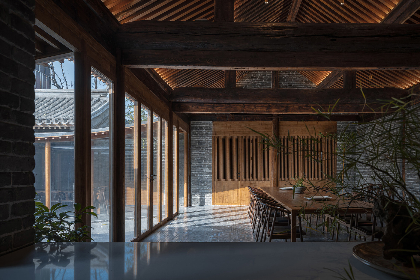 Courtyard Dwellings，Glass，screen，Corridor，