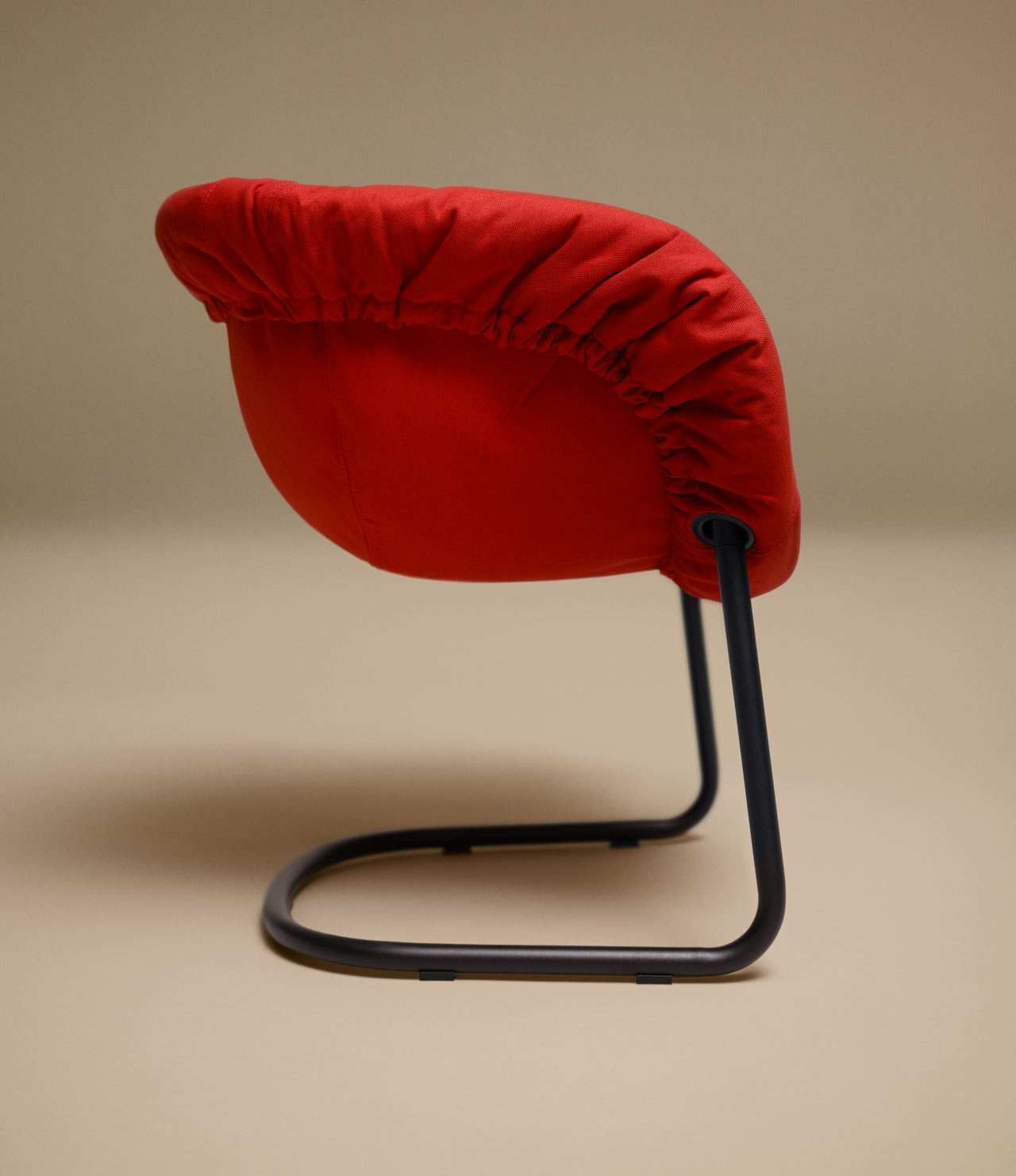 sofa，furniture，chair，I ran away，