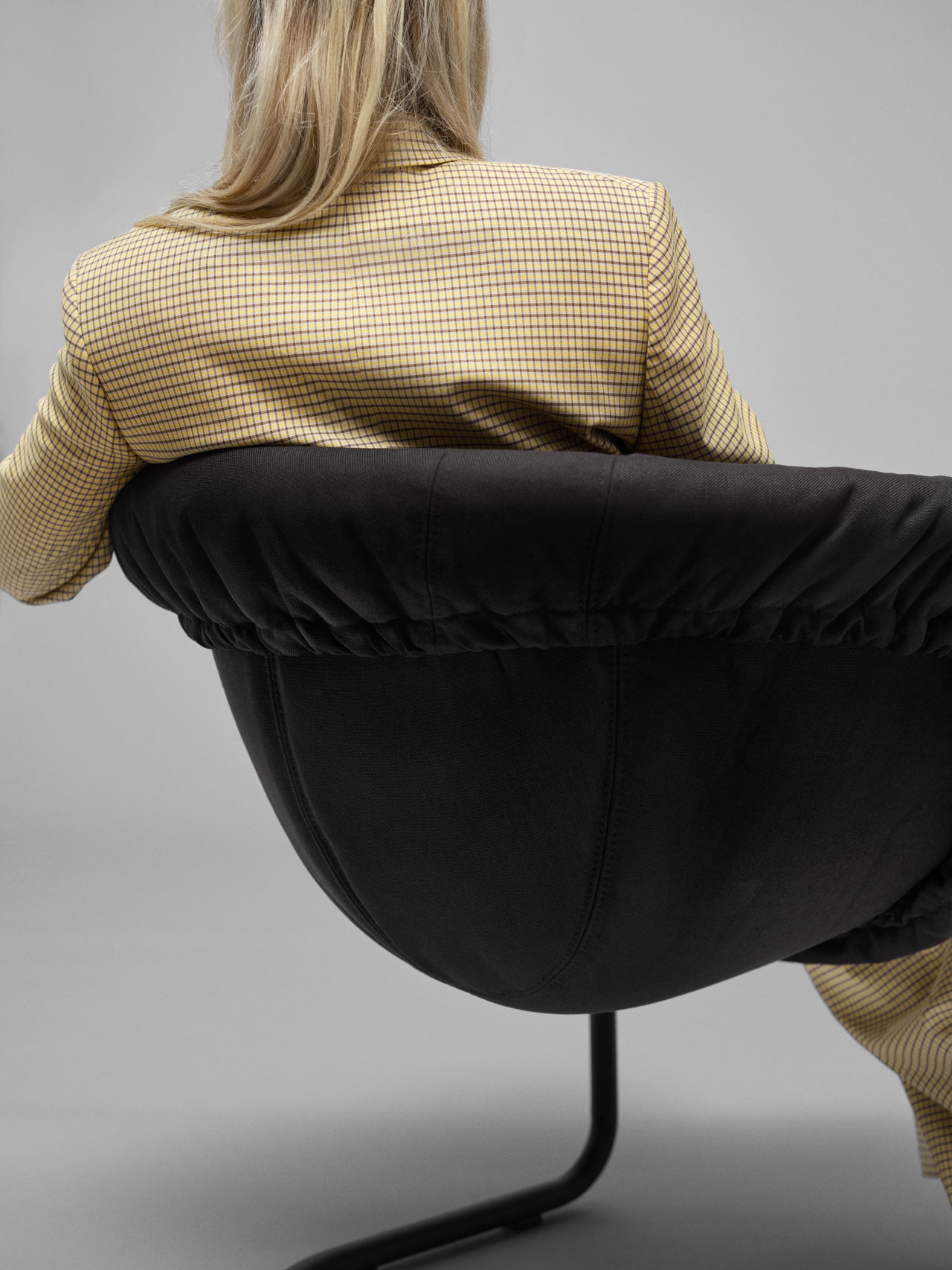 sofa，furniture，chair，I ran away，