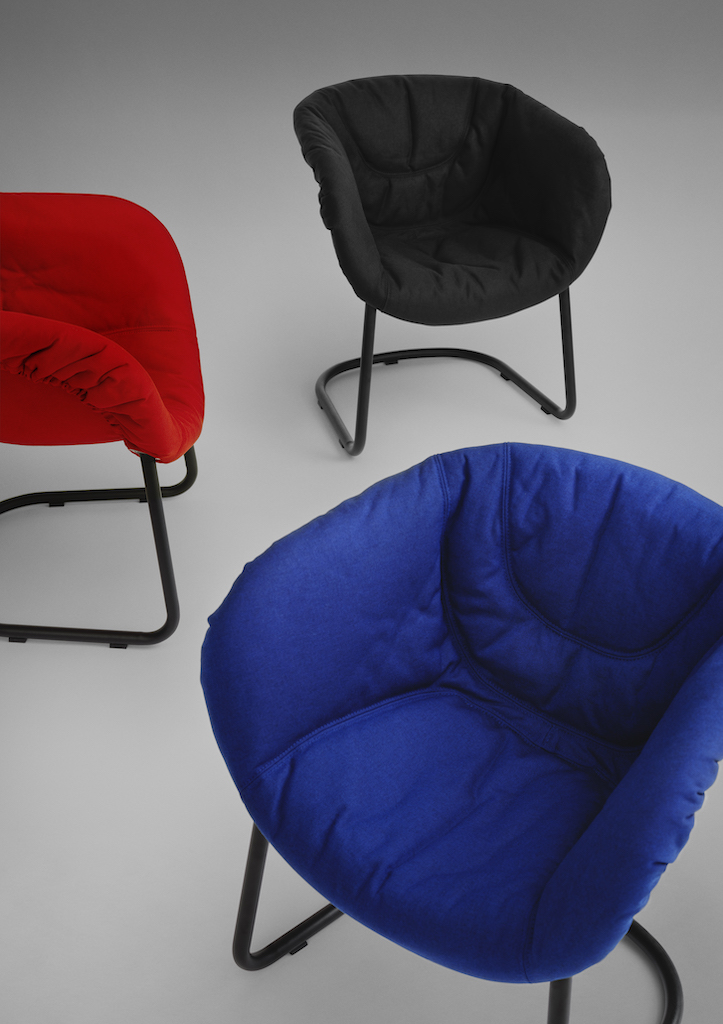 sofa，furniture，chair，I ran away，