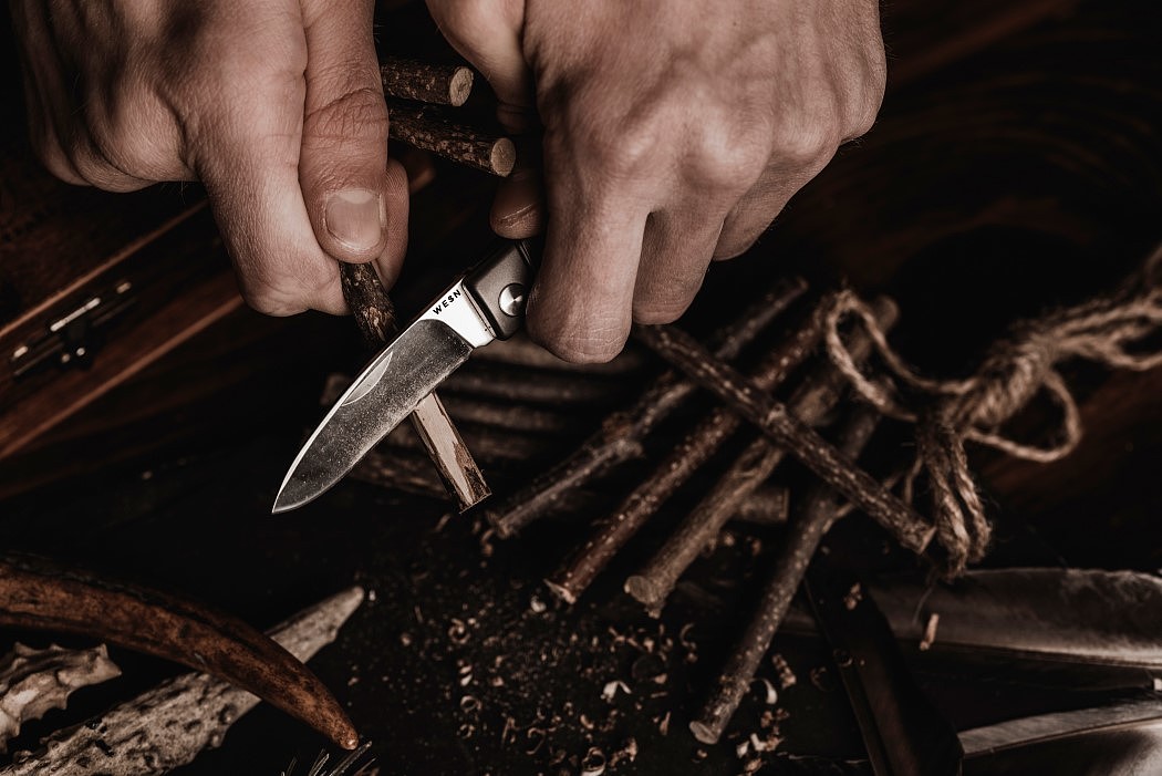 steel knife，Pocket knife，Portable，woodiness，