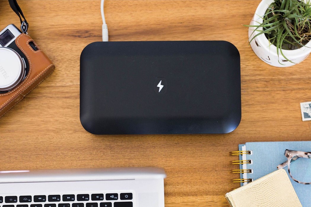 mobile phone，disinfect，charge，