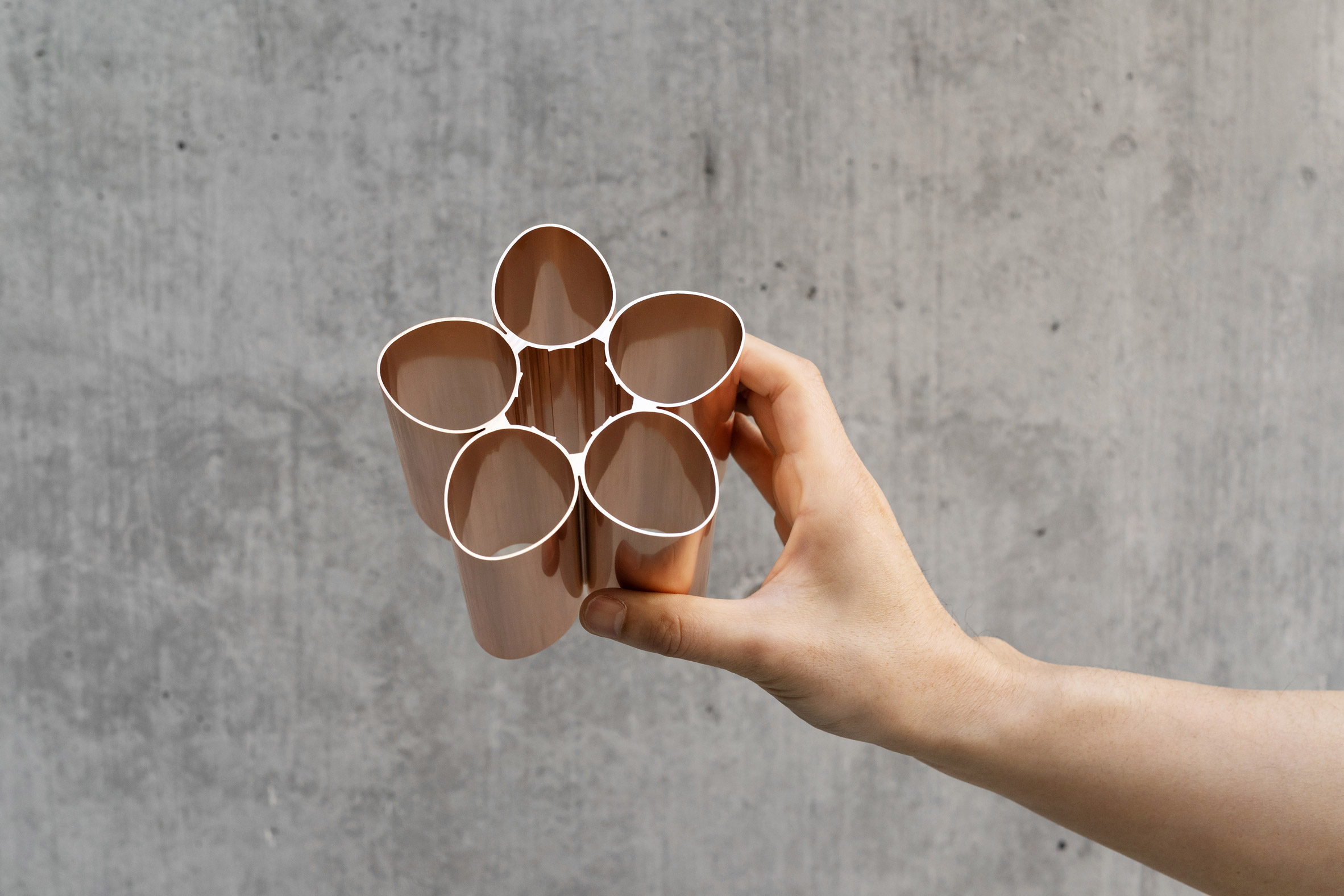 Aluminium，cherry blossoms，Olympic torch，