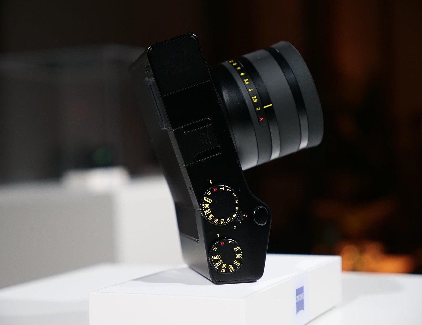 camera，zeiss ，ZX1，