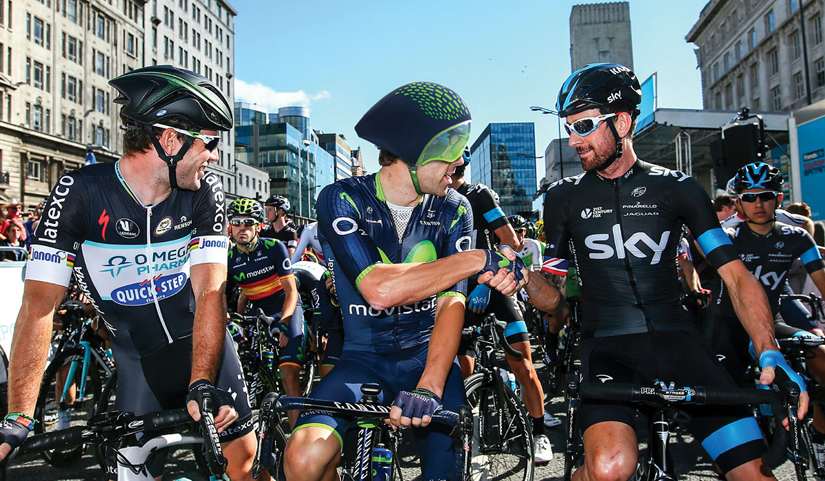 industrial design，Safety equipment，Helmet design，design sketch，product design，