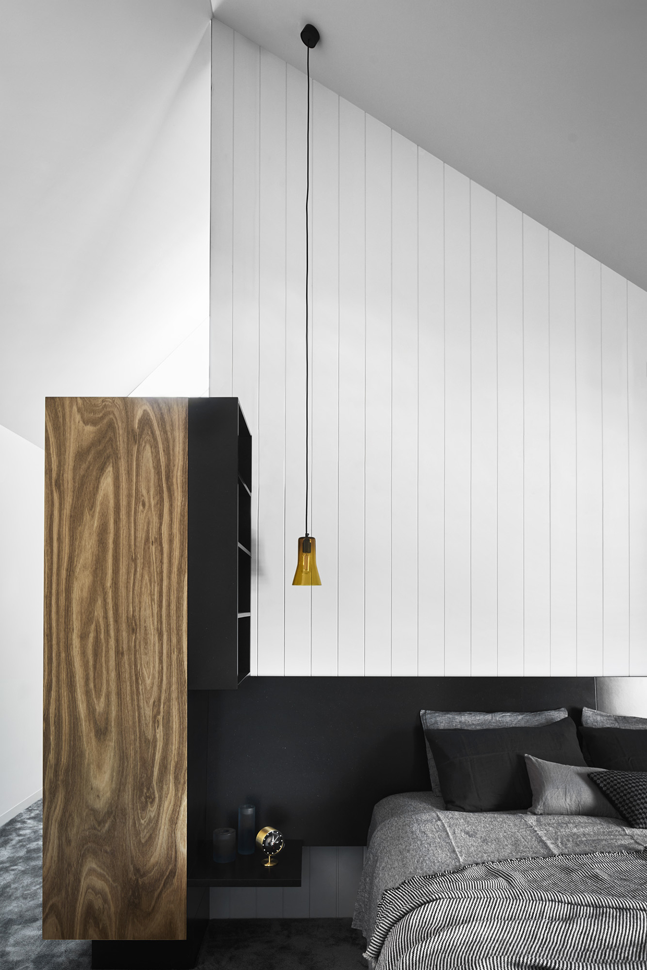 Modern residence，Black steel keel，Interior design，