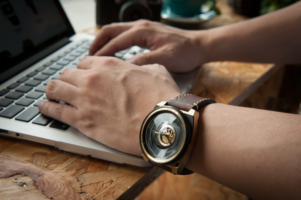 product design，intelligence，Retro，science and technology，gentleman，luxurious，