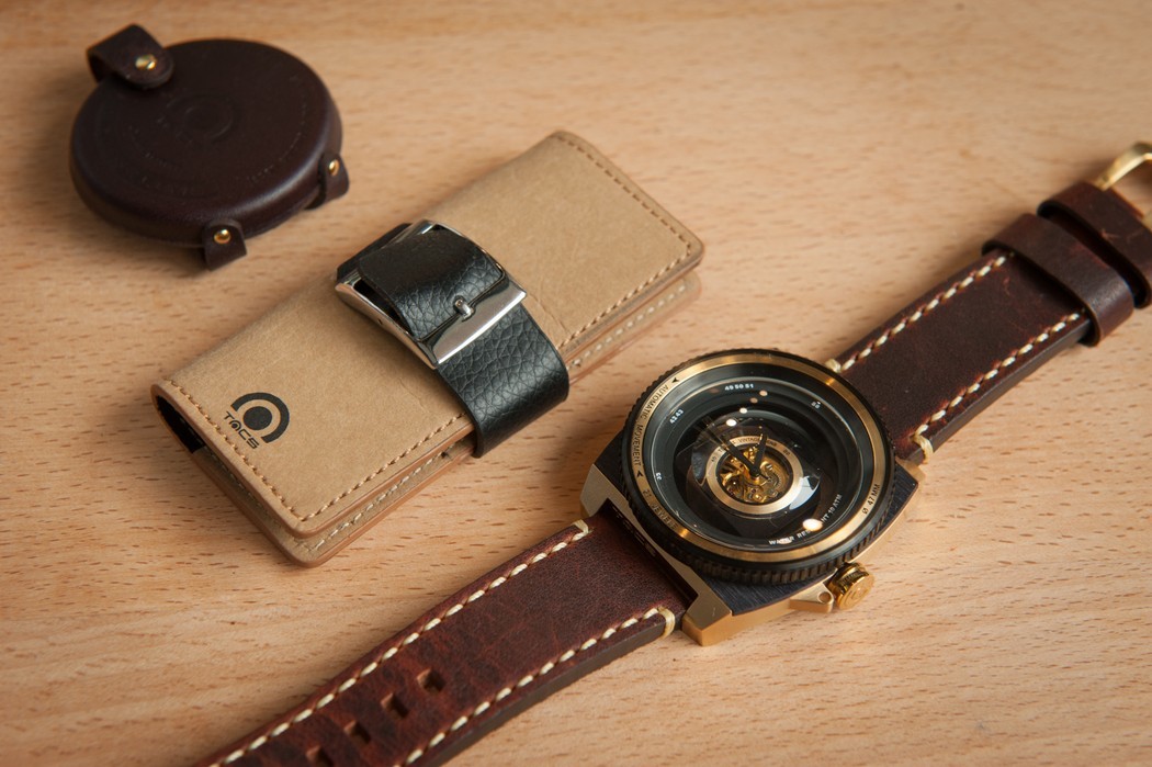 product design，intelligence，Retro，science and technology，gentleman，luxurious，