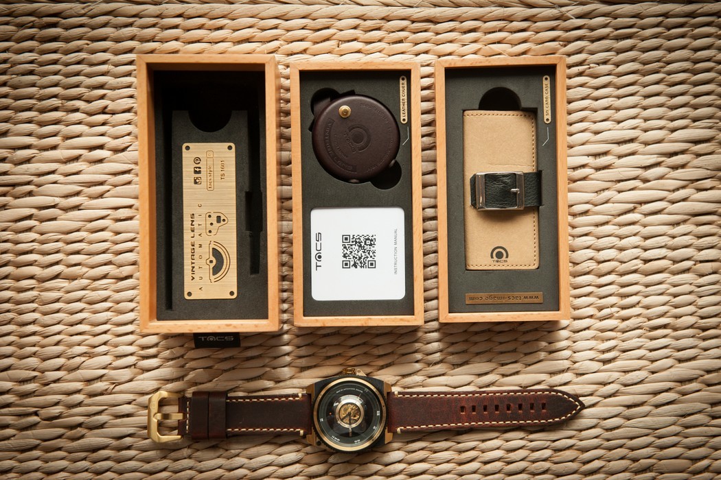 product design，intelligence，Retro，science and technology，gentleman，luxurious，