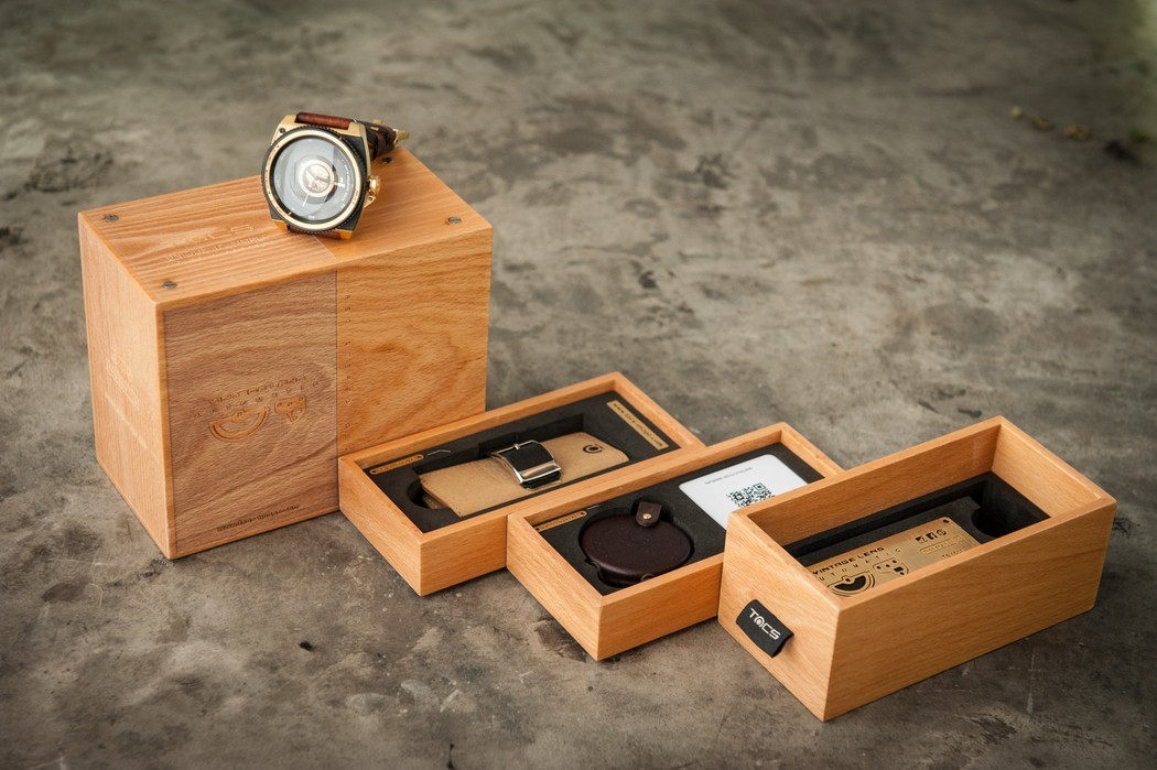 product design，intelligence，Retro，science and technology，gentleman，luxurious，