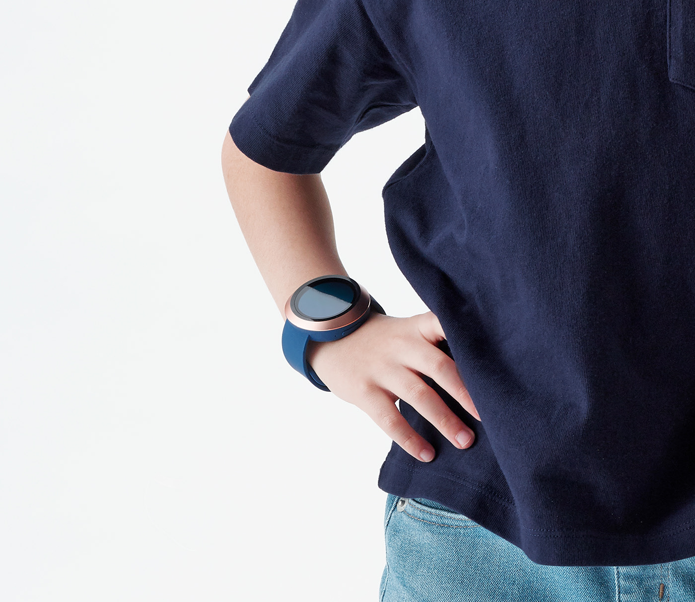 Wrist watch，Wristwatch，children，waterproof，app，AKI，KIM SEUNGWOO，Wireless charging，