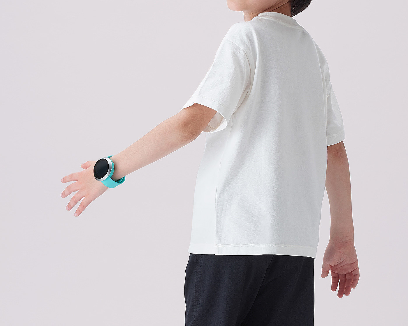 Wrist watch，Wristwatch，children，waterproof，app，AKI，KIM SEUNGWOO，Wireless charging，