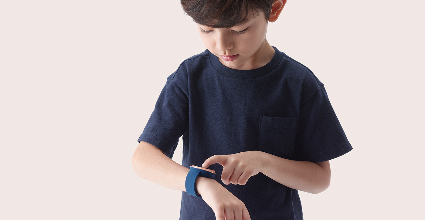 Wrist watch，Wristwatch，children，waterproof，app，AKI，KIM SEUNGWOO，Wireless charging，