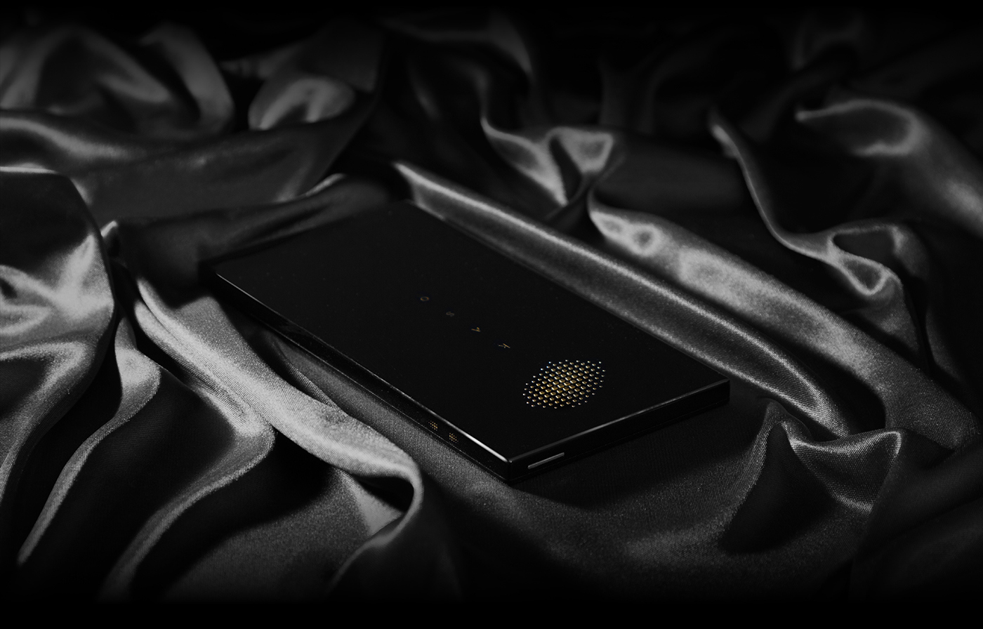 Reprint，industrial design，product design，Metallic texture，Intelligent mobile phone，